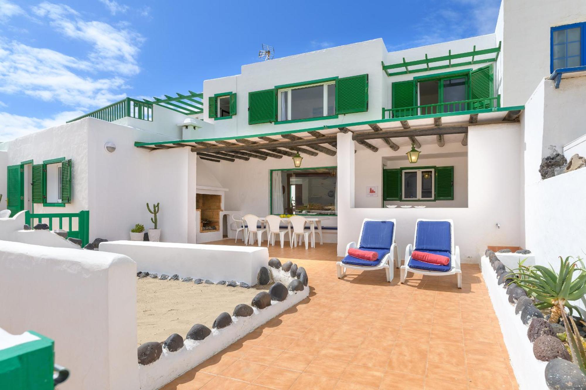 Famara Caracolillos, La Casa Exterior foto