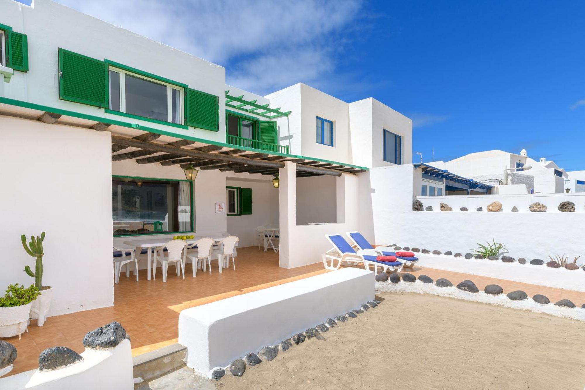 Famara Caracolillos, La Casa Exterior foto